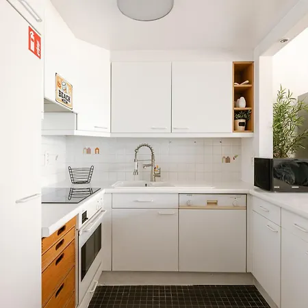 Huswell - New With Beautiful Sea View Apartment *